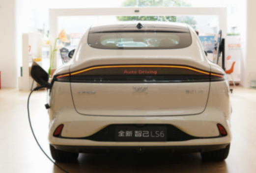 10小時訂單量破5000臺,全新智己LS6比極氪7X更值得考慮?